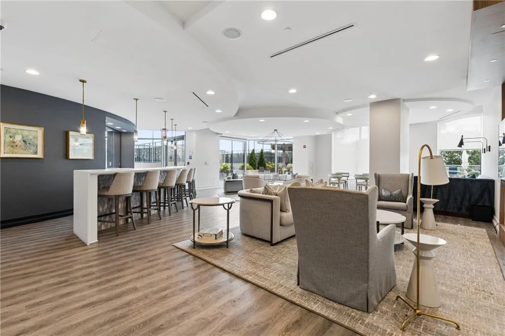 2795 Peachtree Road Ne Unit 602, Atlanta, Georgia 30305, 2 Bedrooms Bedrooms, 0 ,2 BathroomsBathrooms,Residential,For Sale,2795 Peachtree Road Ne Unit 602,7844791