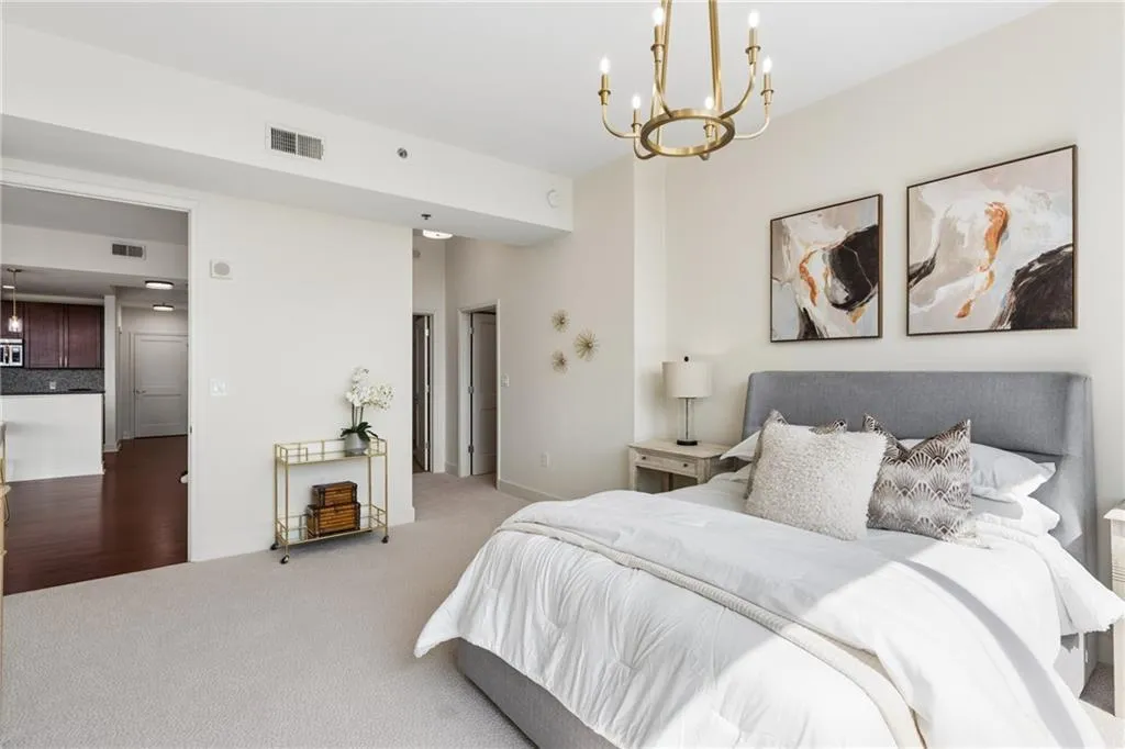 2795 Peachtree Road Ne Unit 602, Atlanta, Georgia 30305, 2 Bedrooms Bedrooms, 0 ,2 BathroomsBathrooms,Residential,For Sale,2795 Peachtree Road Ne Unit 602,7844791
