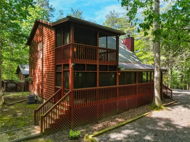 105 Blackberry Falls Court, Ellijay, Georgia 30536