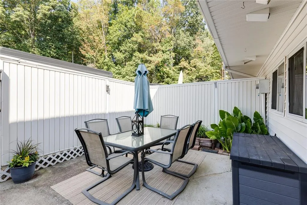 7090 Stonington Drive Ne, Atlanta, Georgia 30328, 3 Bedrooms Bedrooms, ,2 BathroomsBathrooms,Residential,For Sale,7090 Stonington Drive Ne,7656181