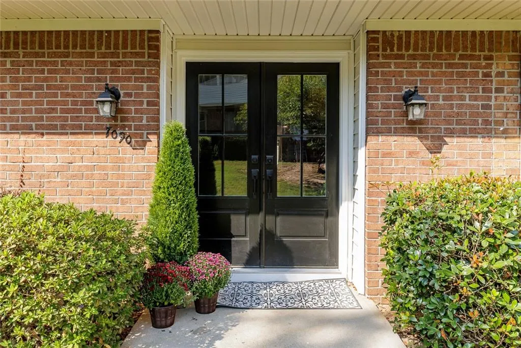7090 Stonington Drive Ne, Atlanta, Georgia 30328, 3 Bedrooms Bedrooms, ,2 BathroomsBathrooms,Residential,For Sale,7090 Stonington Drive Ne,7656181