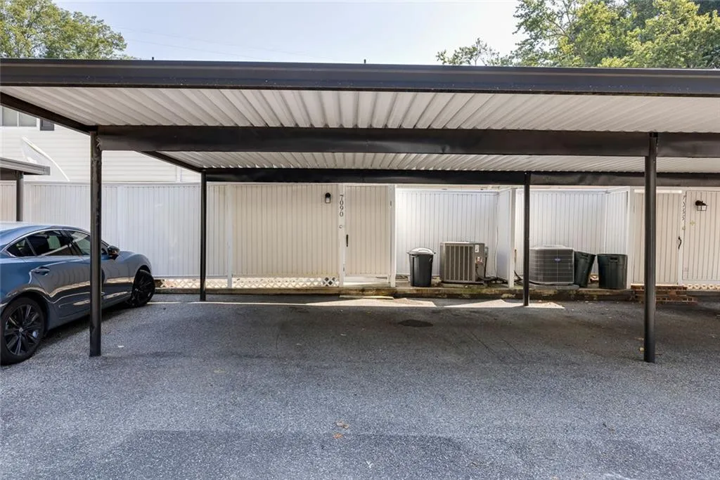 7090 Stonington Drive Ne, Atlanta, Georgia 30328, 3 Bedrooms Bedrooms, ,2 BathroomsBathrooms,Residential,For Sale,7090 Stonington Drive Ne,7656181