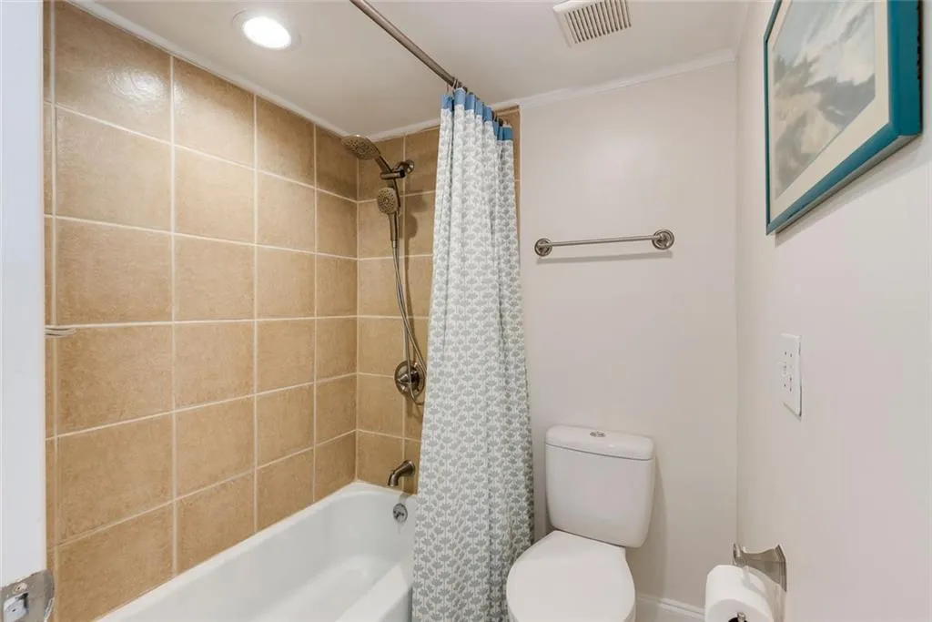 7090 Stonington Drive Ne, Atlanta, Georgia 30328, 3 Bedrooms Bedrooms, ,2 BathroomsBathrooms,Residential,For Sale,7090 Stonington Drive Ne,7656181