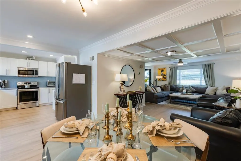 7090 Stonington Drive Ne, Atlanta, Georgia 30328, 3 Bedrooms Bedrooms, ,2 BathroomsBathrooms,Residential,For Sale,7090 Stonington Drive Ne,7656181