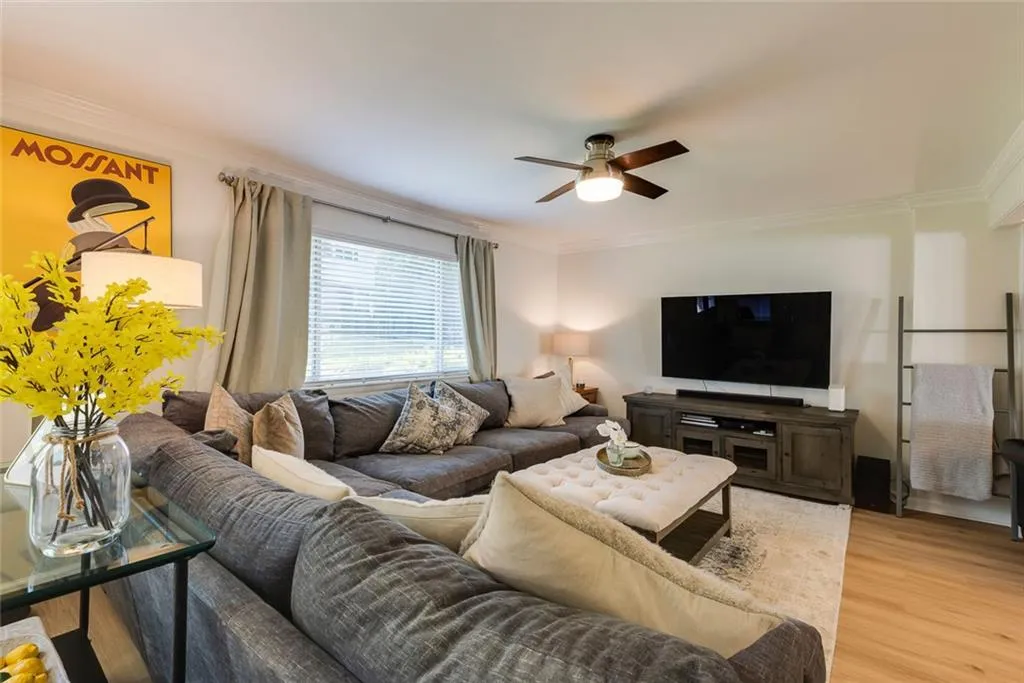 7090 Stonington Drive Ne, Atlanta, Georgia 30328, 3 Bedrooms Bedrooms, ,2 BathroomsBathrooms,Residential,For Sale,7090 Stonington Drive Ne,7656181