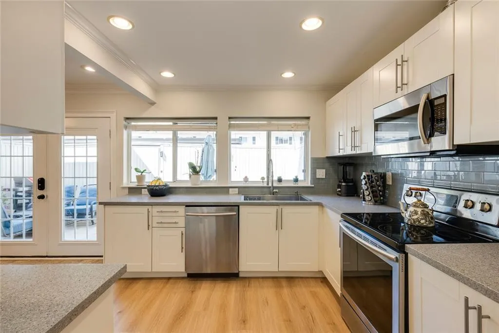 7090 Stonington Drive Ne, Atlanta, Georgia 30328, 3 Bedrooms Bedrooms, ,2 BathroomsBathrooms,Residential,For Sale,7090 Stonington Drive Ne,7656181