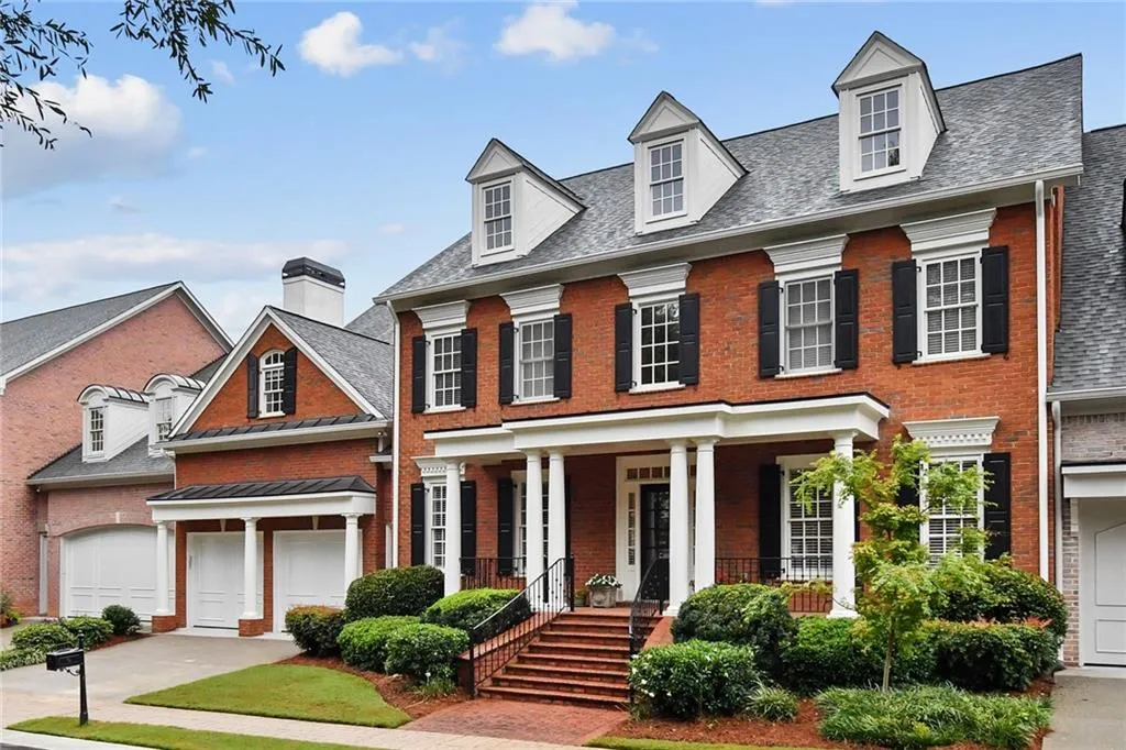620 Enclave Circle, Sandy Springs, Georgia 30342, 4 Bedrooms Bedrooms, ,3 BathroomsBathrooms,Residential,Sold,620 Enclave Circle,6788441
