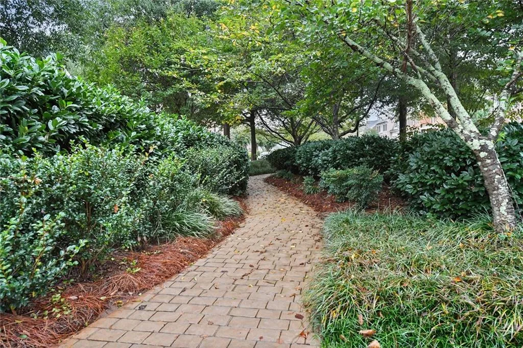 620 Enclave Circle, Sandy Springs, Georgia 30342, 4 Bedrooms Bedrooms, ,3 BathroomsBathrooms,Residential,Sold,620 Enclave Circle,6788441