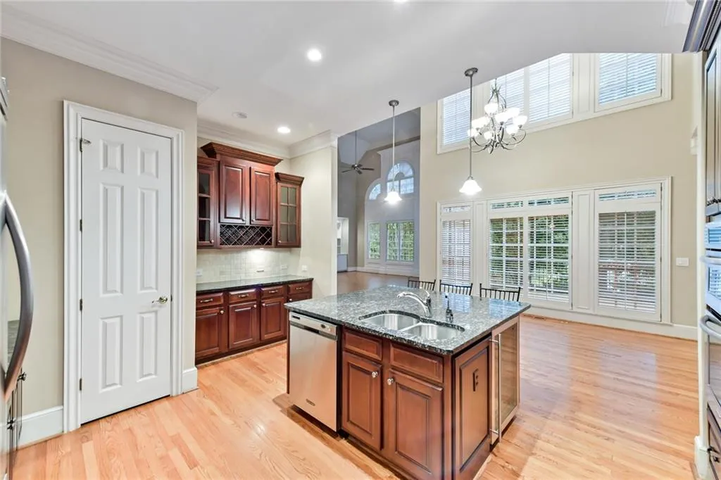 620 Enclave Circle, Sandy Springs, Georgia 30342, 4 Bedrooms Bedrooms, ,3 BathroomsBathrooms,Residential,Sold,620 Enclave Circle,6788441