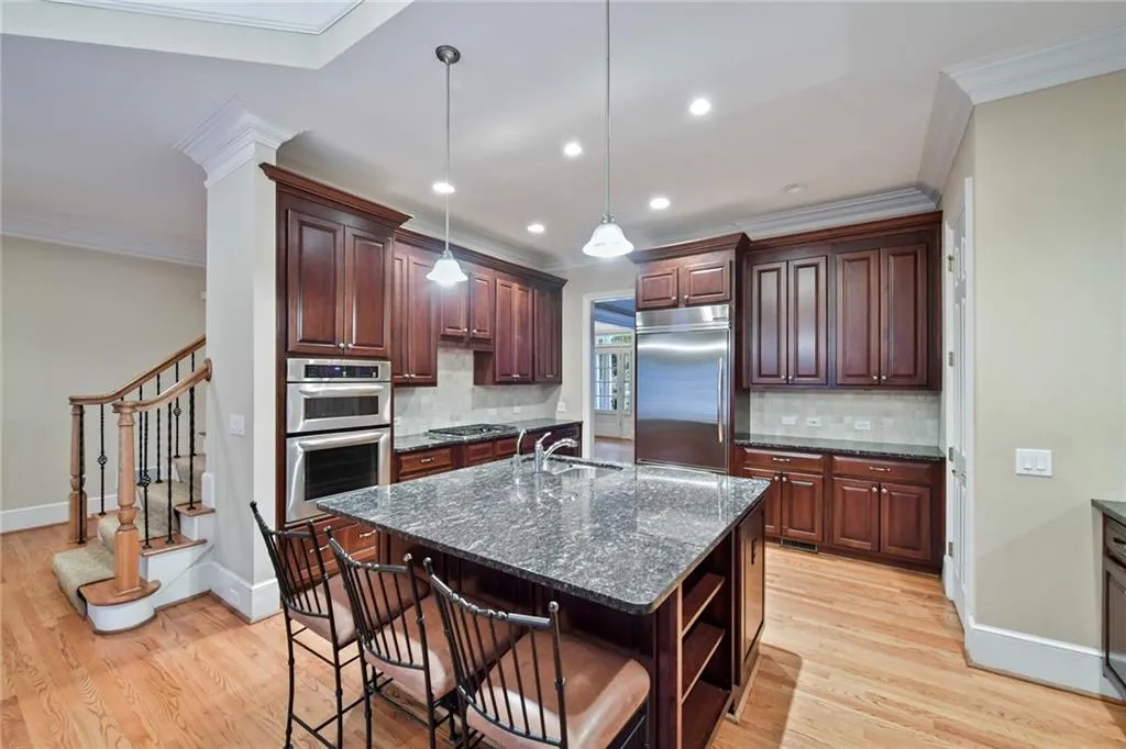 620 Enclave Circle, Sandy Springs, Georgia 30342, 4 Bedrooms Bedrooms, ,3 BathroomsBathrooms,Residential,Sold,620 Enclave Circle,6788441