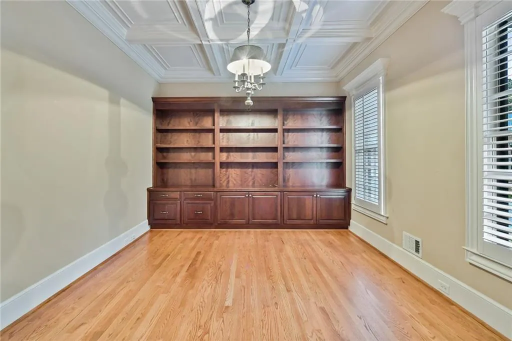 620 Enclave Circle, Sandy Springs, Georgia 30342, 4 Bedrooms Bedrooms, ,3 BathroomsBathrooms,Residential,Sold,620 Enclave Circle,6788441