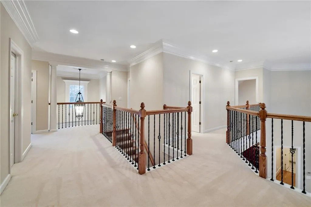 620 Enclave Circle, Sandy Springs, Georgia 30342, 4 Bedrooms Bedrooms, ,3 BathroomsBathrooms,Residential,Sold,620 Enclave Circle,6788441