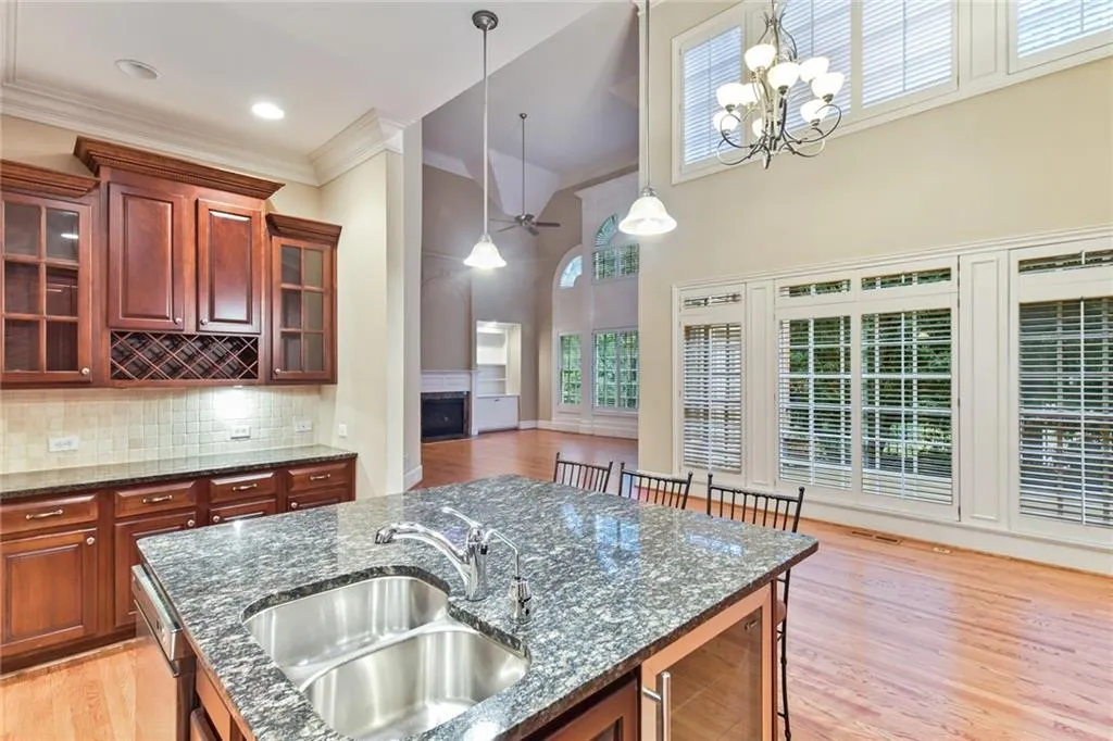 620 Enclave Circle, Sandy Springs, Georgia 30342, 4 Bedrooms Bedrooms, ,3 BathroomsBathrooms,Residential,Sold,620 Enclave Circle,6788441