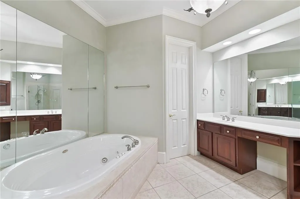 620 Enclave Circle, Sandy Springs, Georgia 30342, 4 Bedrooms Bedrooms, ,3 BathroomsBathrooms,Residential,Sold,620 Enclave Circle,6788441