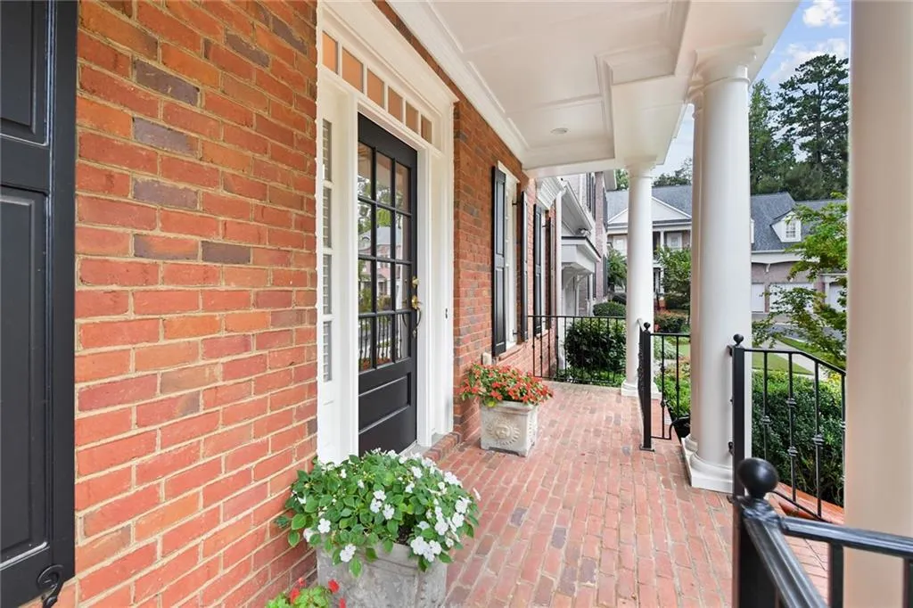 620 Enclave Circle, Sandy Springs, Georgia 30342, 4 Bedrooms Bedrooms, ,3 BathroomsBathrooms,Residential,Sold,620 Enclave Circle,6788441