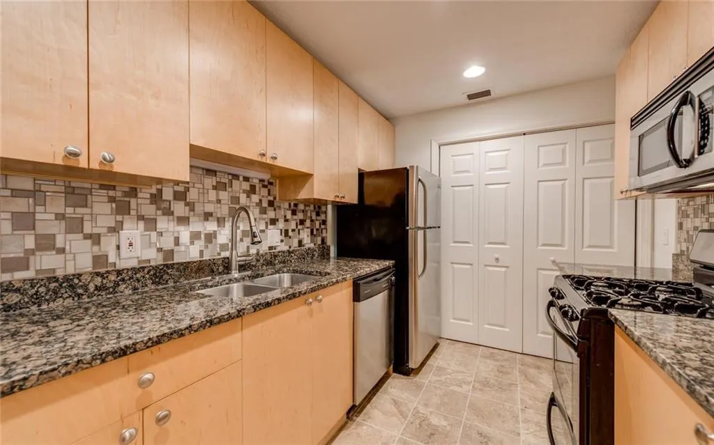 1203 Gettysburg Place, Sandy Springs, Georgia 30350, 2 Bedrooms Bedrooms, ,2 BathroomsBathrooms,Residential,Sold,1203 Gettysburg Place,5868608