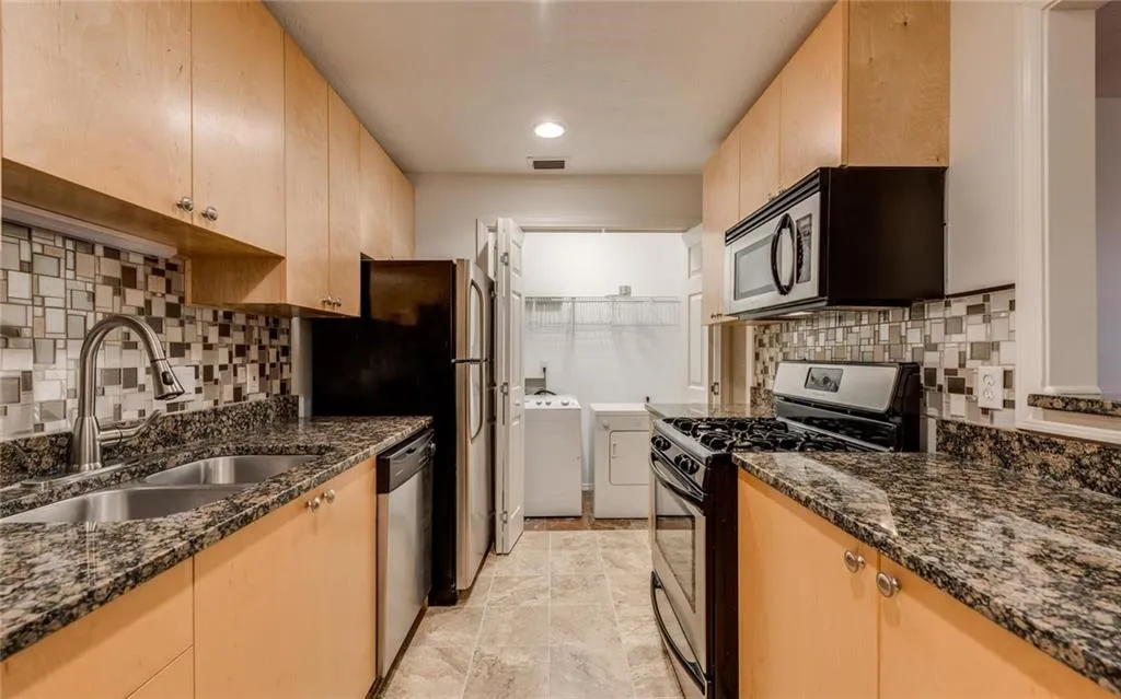 1203 Gettysburg Place, Sandy Springs, Georgia 30350, 2 Bedrooms Bedrooms, ,2 BathroomsBathrooms,Residential,Sold,1203 Gettysburg Place,5868608