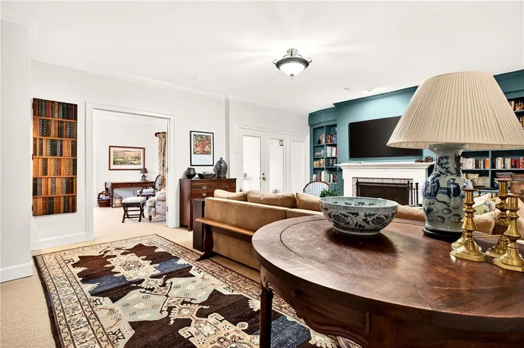 3685 Peachtree Road Ne Unit 1, Atlanta, Georgia 30319, 3 Bedrooms Bedrooms, 0 ,3 BathroomsBathrooms,Residential,For Sale,3685 Peachtree Road Ne Unit 1,7700905