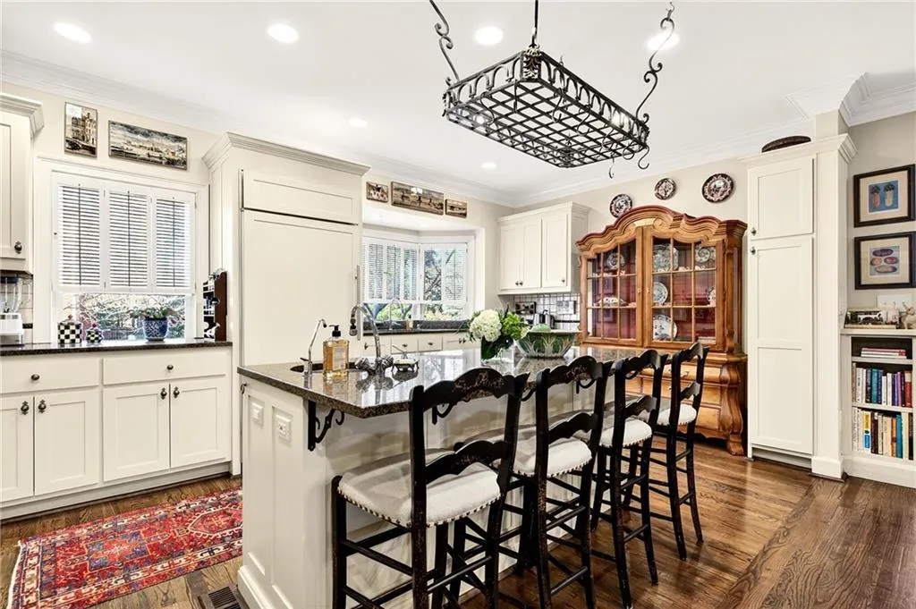 3685 Peachtree Road Ne Unit 1, Atlanta, Georgia 30319, 3 Bedrooms Bedrooms, 0 ,3 BathroomsBathrooms,Residential,For Sale,3685 Peachtree Road Ne Unit 1,7700905