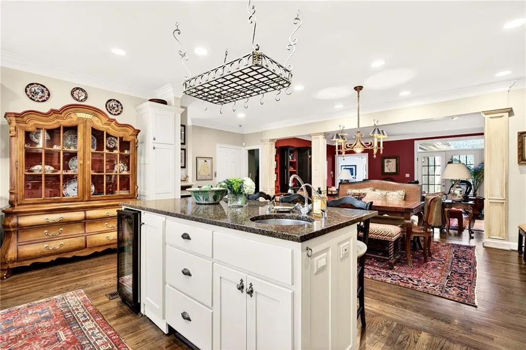 3685 Peachtree Road Ne Unit 1, Atlanta, Georgia 30319, 3 Bedrooms Bedrooms, 0 ,3 BathroomsBathrooms,Residential,For Sale,3685 Peachtree Road Ne Unit 1,7700905