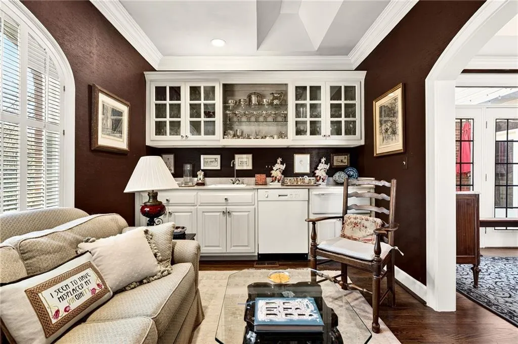3685 Peachtree Road Ne Unit 1, Atlanta, Georgia 30319, 3 Bedrooms Bedrooms, 0 ,3 BathroomsBathrooms,Residential,For Sale,3685 Peachtree Road Ne Unit 1,7700905