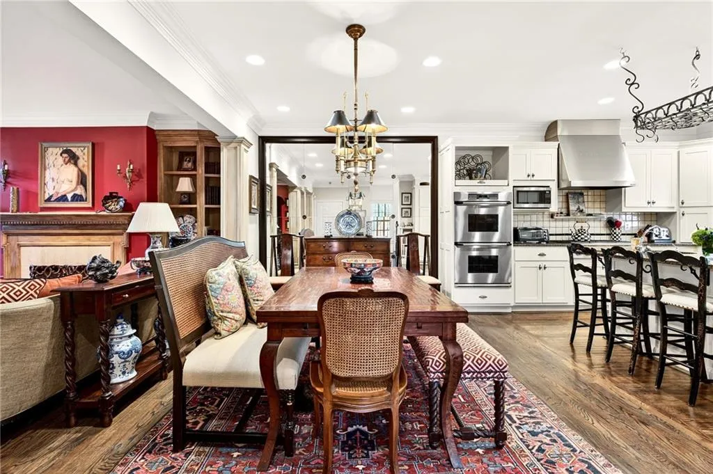 3685 Peachtree Road Ne Unit 1, Atlanta, Georgia 30319, 3 Bedrooms Bedrooms, 0 ,3 BathroomsBathrooms,Residential,For Sale,3685 Peachtree Road Ne Unit 1,7700905