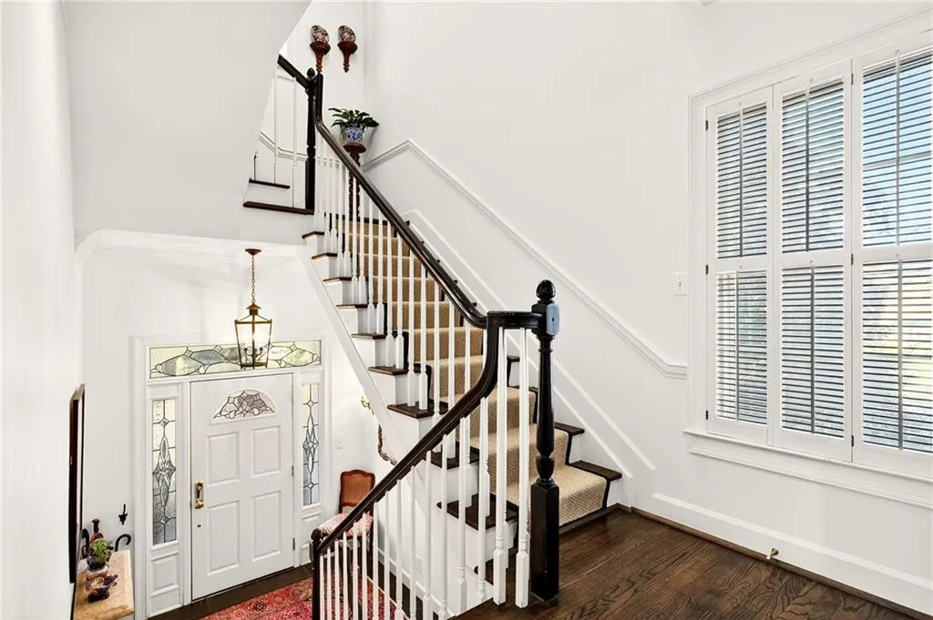 3685 Peachtree Road Ne Unit 1, Atlanta, Georgia 30319, 3 Bedrooms Bedrooms, 0 ,3 BathroomsBathrooms,Residential,For Sale,3685 Peachtree Road Ne Unit 1,7700905