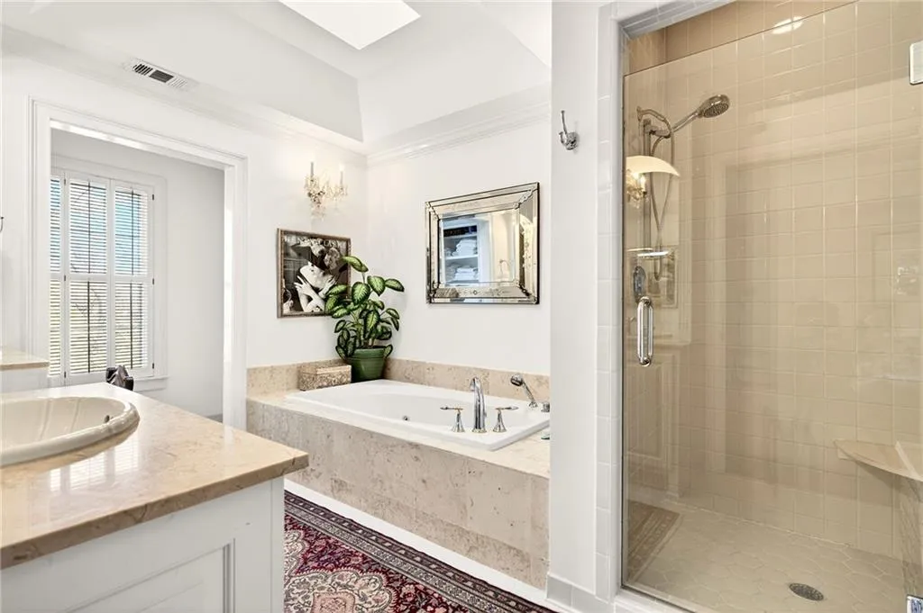 3685 Peachtree Road Ne Unit 1, Atlanta, Georgia 30319, 3 Bedrooms Bedrooms, 0 ,3 BathroomsBathrooms,Residential,For Sale,3685 Peachtree Road Ne Unit 1,7700905
