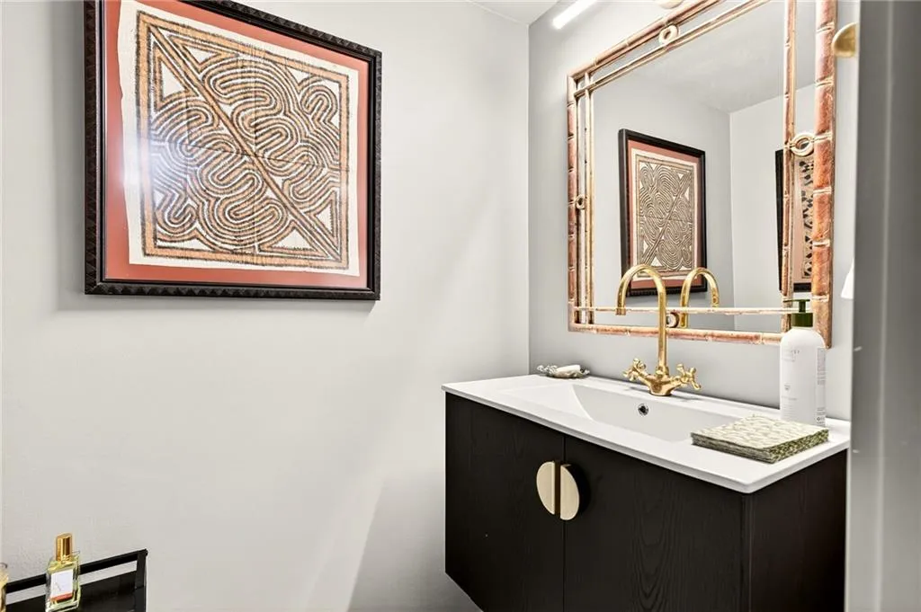 3685 Peachtree Road Ne Unit 1, Atlanta, Georgia 30319, 3 Bedrooms Bedrooms, 0 ,3 BathroomsBathrooms,Residential,For Sale,3685 Peachtree Road Ne Unit 1,7700905