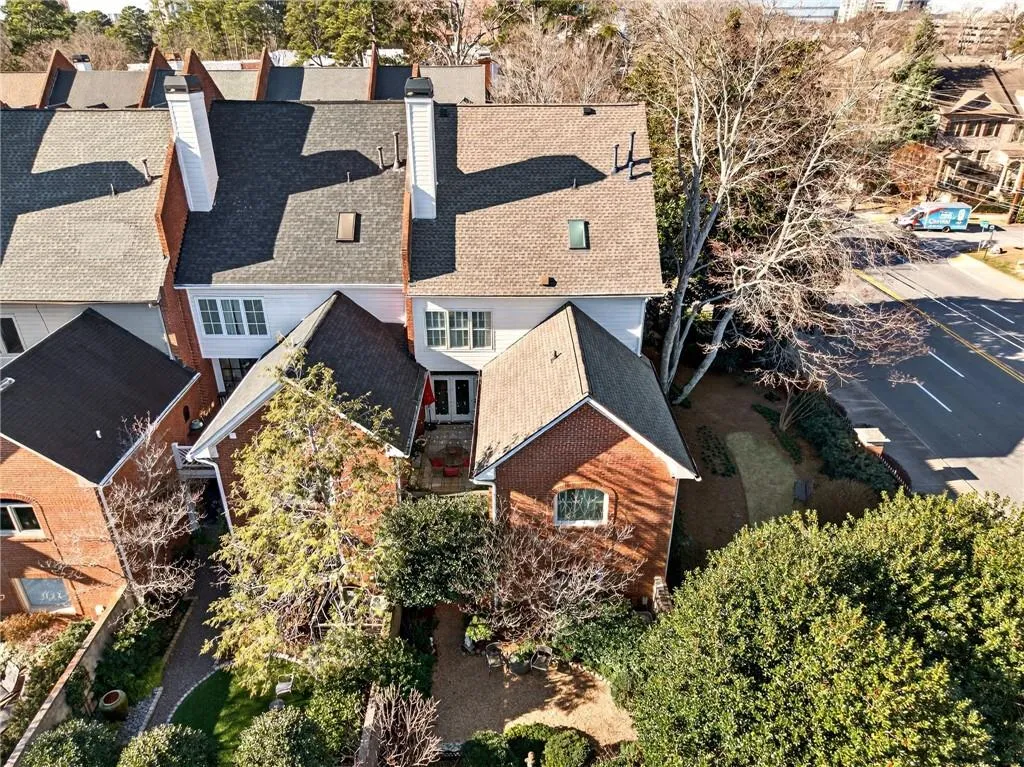 3685 Peachtree Road Ne Unit 1, Atlanta, Georgia 30319, 3 Bedrooms Bedrooms, 0 ,3 BathroomsBathrooms,Residential,For Sale,3685 Peachtree Road Ne Unit 1,7700905