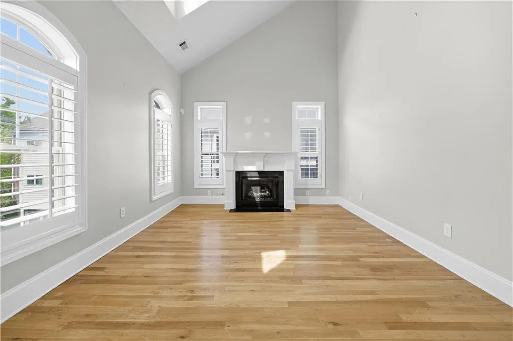 285 Le Gran Bend, Atlanta, Georgia 30328, 2 Bedrooms Bedrooms, ,2 BathroomsBathrooms,Residential,For Sale,285 Le Gran Bend,7752517