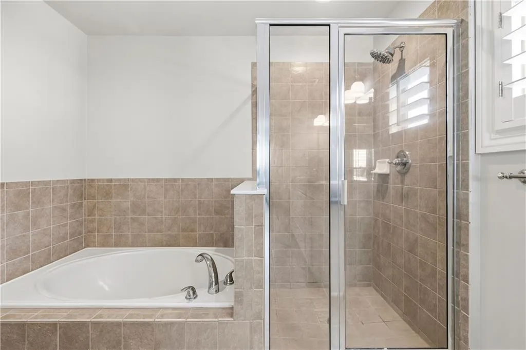 285 Le Gran Bend, Atlanta, Georgia 30328, 2 Bedrooms Bedrooms, ,2 BathroomsBathrooms,Residential,For Sale,285 Le Gran Bend,7752517