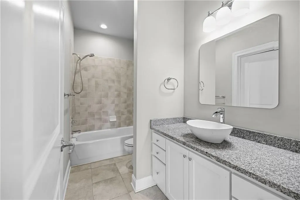 285 Le Gran Bend, Atlanta, Georgia 30328, 2 Bedrooms Bedrooms, ,2 BathroomsBathrooms,Residential,For Sale,285 Le Gran Bend,7752517