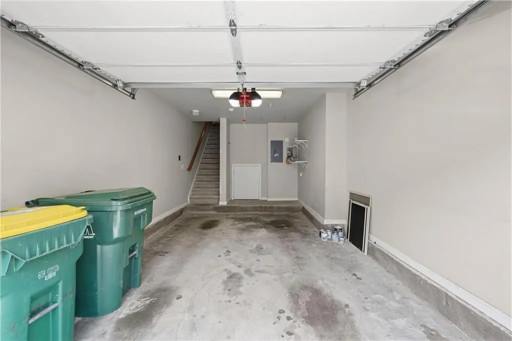 285 Le Gran Bend, Atlanta, Georgia 30328, 2 Bedrooms Bedrooms, ,2 BathroomsBathrooms,Residential,For Sale,285 Le Gran Bend,7752517