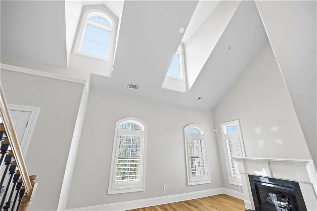 285 Le Gran Bend, Atlanta, Georgia 30328, 2 Bedrooms Bedrooms, ,2 BathroomsBathrooms,Residential,For Sale,285 Le Gran Bend,7752517