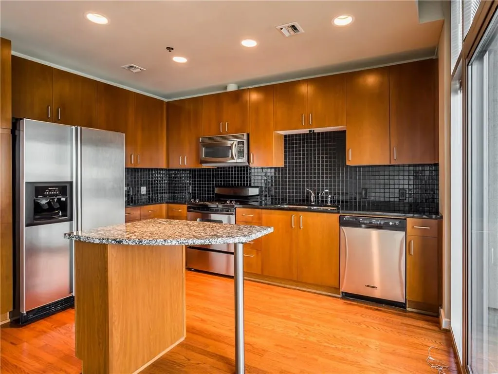 943 Peachtree Street Ne Unit 1105, Atlanta, Georgia 30309, 1 Bedroom Bedrooms, ,1 BathroomBathrooms,Residential,Sold,943 Peachtree Street Ne Unit 1105,5672501