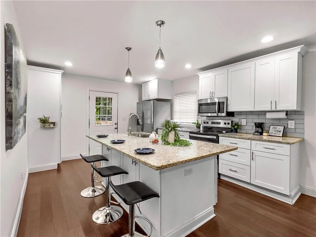 644 Albert Street Nw, Atlanta, Georgia 30318, 4 Bedrooms Bedrooms, ,3 BathroomsBathrooms,Residential,Sold,644 Albert Street Nw,7587876