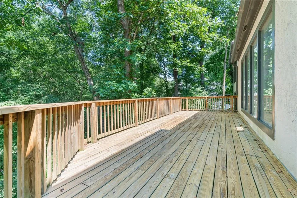 8240 Grogans Ferry Rd, Atlanta, Georgia 30350, 5 Bedrooms Bedrooms, ,4 BathroomsBathrooms,Residential,For Sale,8240 Grogans Ferry Rd,7624032