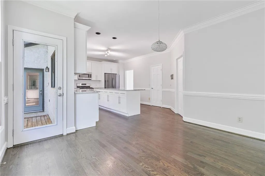 8240 Grogans Ferry Rd, Atlanta, Georgia 30350, 5 Bedrooms Bedrooms, ,4 BathroomsBathrooms,Residential,For Sale,8240 Grogans Ferry Rd,7624032