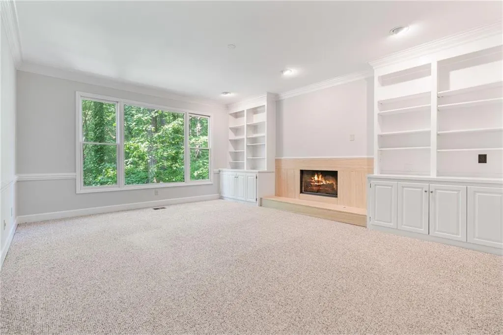 8240 Grogans Ferry Rd, Atlanta, Georgia 30350, 5 Bedrooms Bedrooms, ,4 BathroomsBathrooms,Residential,For Sale,8240 Grogans Ferry Rd,7624032
