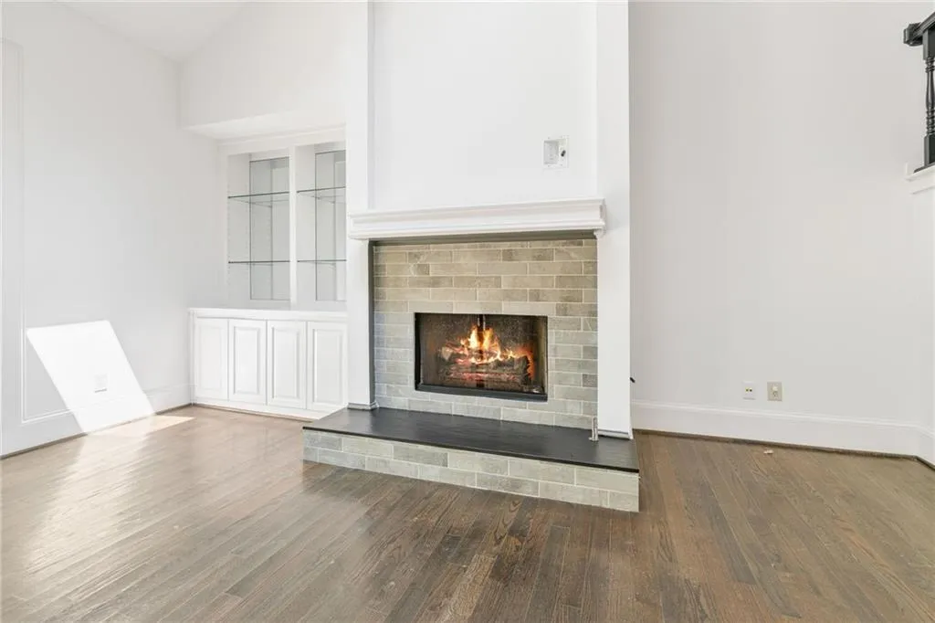 8240 Grogans Ferry Rd, Atlanta, Georgia 30350, 5 Bedrooms Bedrooms, ,4 BathroomsBathrooms,Residential,For Sale,8240 Grogans Ferry Rd,7624032