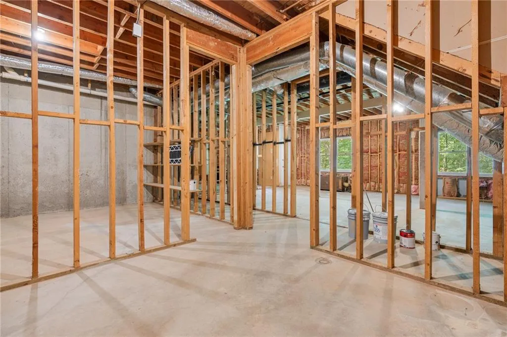 8240 Grogans Ferry Rd, Atlanta, Georgia 30350, 5 Bedrooms Bedrooms, ,4 BathroomsBathrooms,Residential,For Sale,8240 Grogans Ferry Rd,7624032