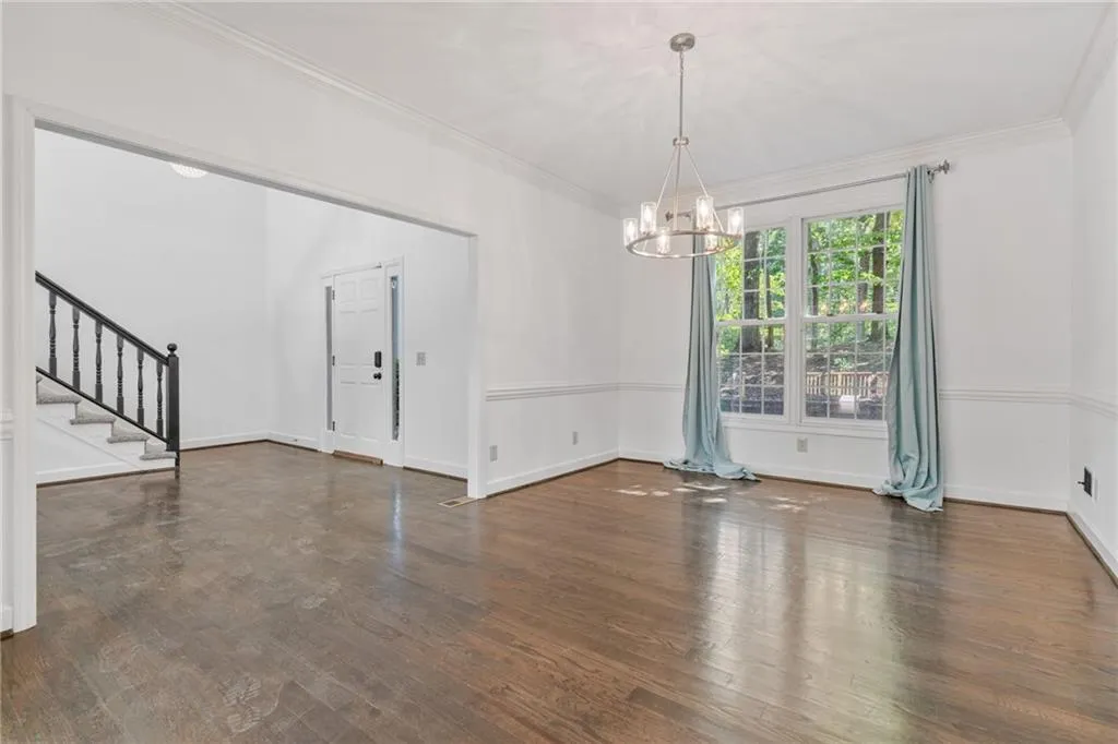 8240 Grogans Ferry Rd, Atlanta, Georgia 30350, 5 Bedrooms Bedrooms, ,4 BathroomsBathrooms,Residential,For Sale,8240 Grogans Ferry Rd,7624032