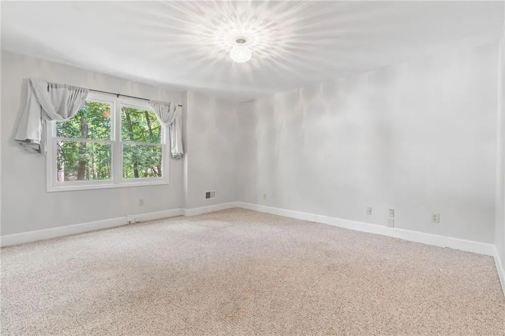 8240 Grogans Ferry Rd, Atlanta, Georgia 30350, 5 Bedrooms Bedrooms, ,4 BathroomsBathrooms,Residential,For Sale,8240 Grogans Ferry Rd,7624032