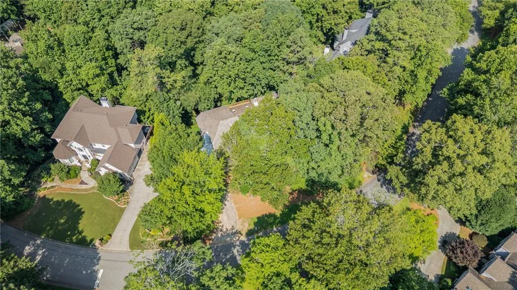 8240 Grogans Ferry Rd, Atlanta, Georgia 30350, 5 Bedrooms Bedrooms, ,4 BathroomsBathrooms,Residential,For Sale,8240 Grogans Ferry Rd,7624032