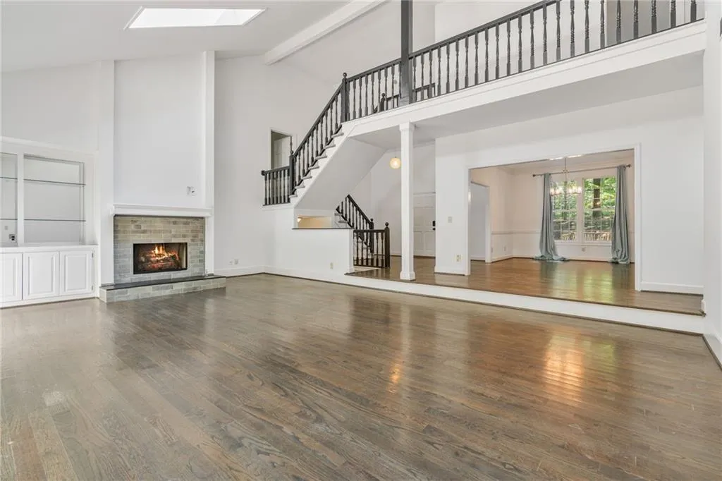 8240 Grogans Ferry Rd, Atlanta, Georgia 30350, 5 Bedrooms Bedrooms, ,4 BathroomsBathrooms,Residential,For Sale,8240 Grogans Ferry Rd,7624032