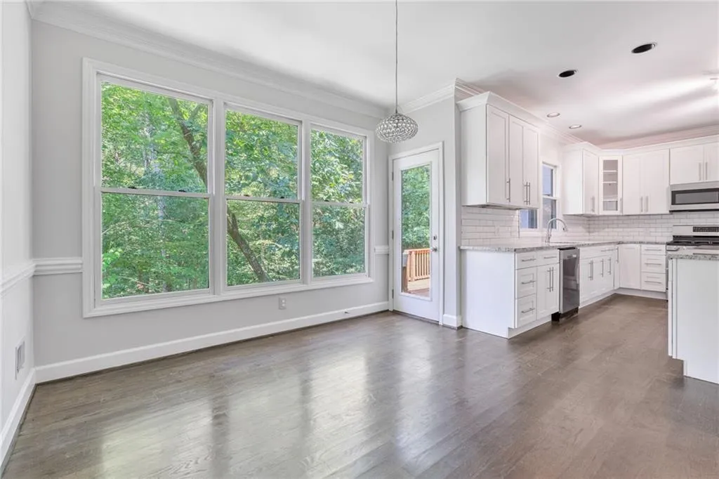 8240 Grogans Ferry Rd, Atlanta, Georgia 30350, 5 Bedrooms Bedrooms, ,4 BathroomsBathrooms,Residential,For Sale,8240 Grogans Ferry Rd,7624032