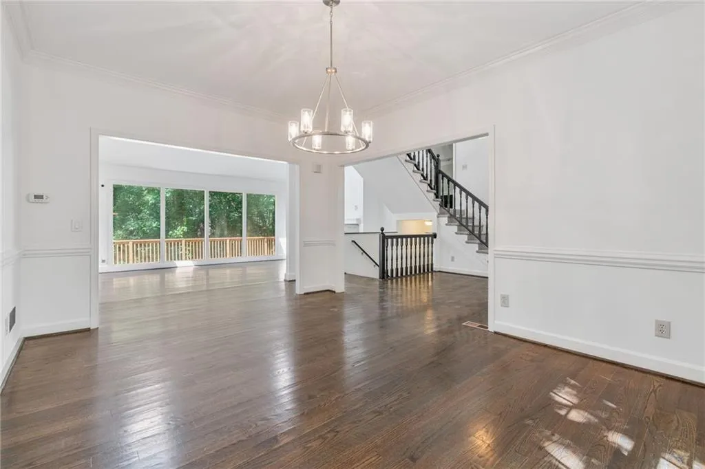8240 Grogans Ferry Rd, Atlanta, Georgia 30350, 5 Bedrooms Bedrooms, ,4 BathroomsBathrooms,Residential,For Sale,8240 Grogans Ferry Rd,7624032