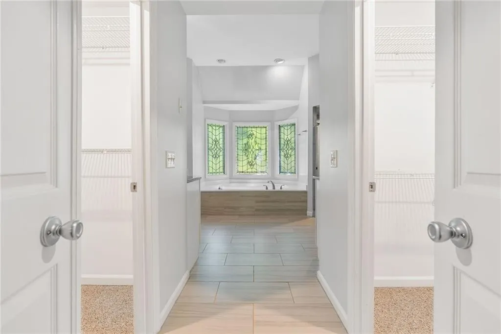 8240 Grogans Ferry Rd, Atlanta, Georgia 30350, 5 Bedrooms Bedrooms, ,4 BathroomsBathrooms,Residential,For Sale,8240 Grogans Ferry Rd,7624032