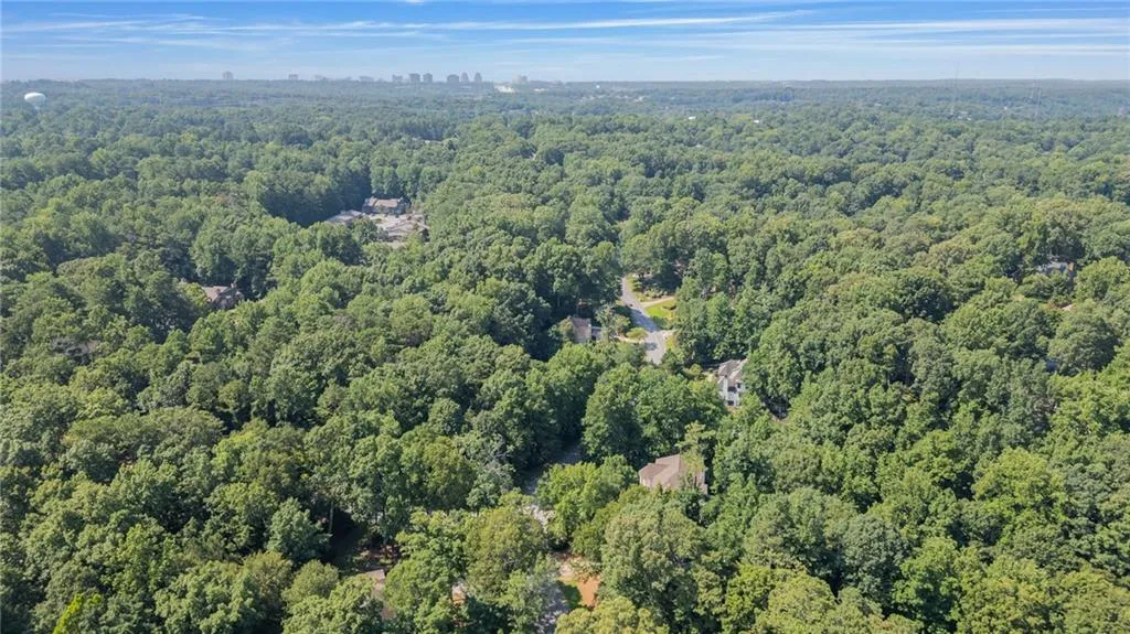 8240 Grogans Ferry Rd, Atlanta, Georgia 30350, 5 Bedrooms Bedrooms, ,4 BathroomsBathrooms,Residential,For Sale,8240 Grogans Ferry Rd,7624032